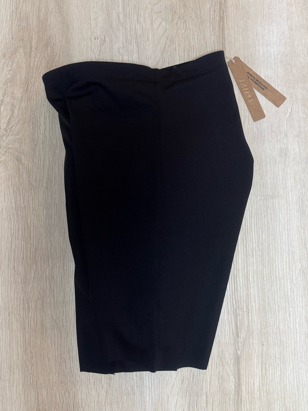 SKIMS Body Hip Shaping Mid Thigh Short in Onyx NWT